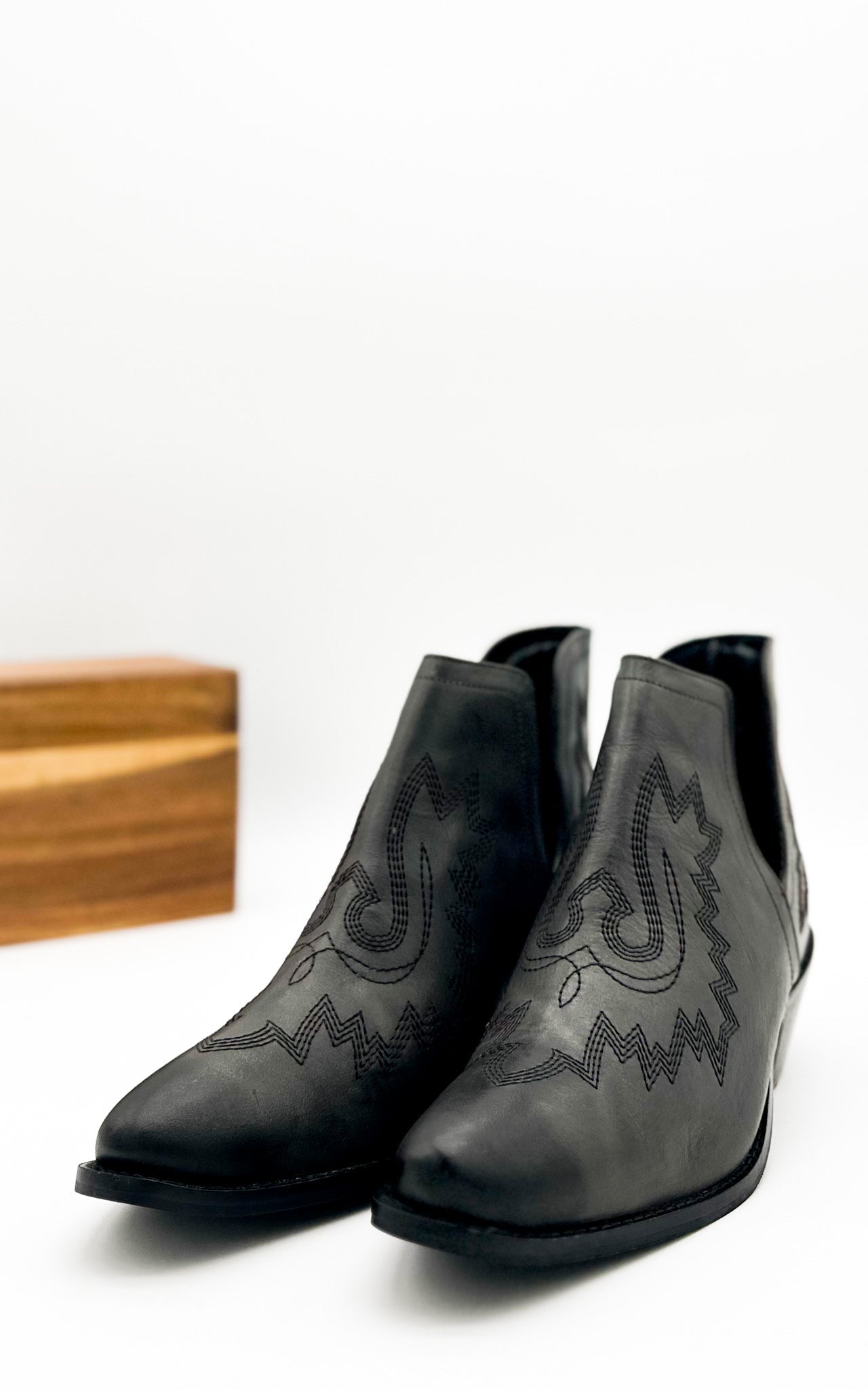 Kickin' Booties in Black - Loving God