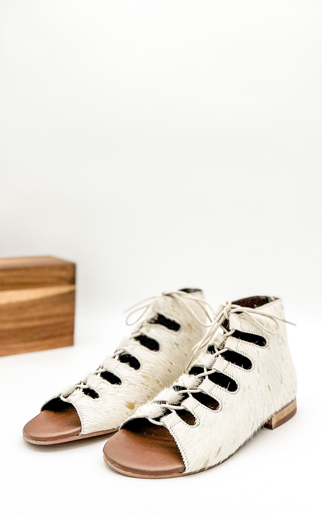 Nola Sandals in Gold - Loving God